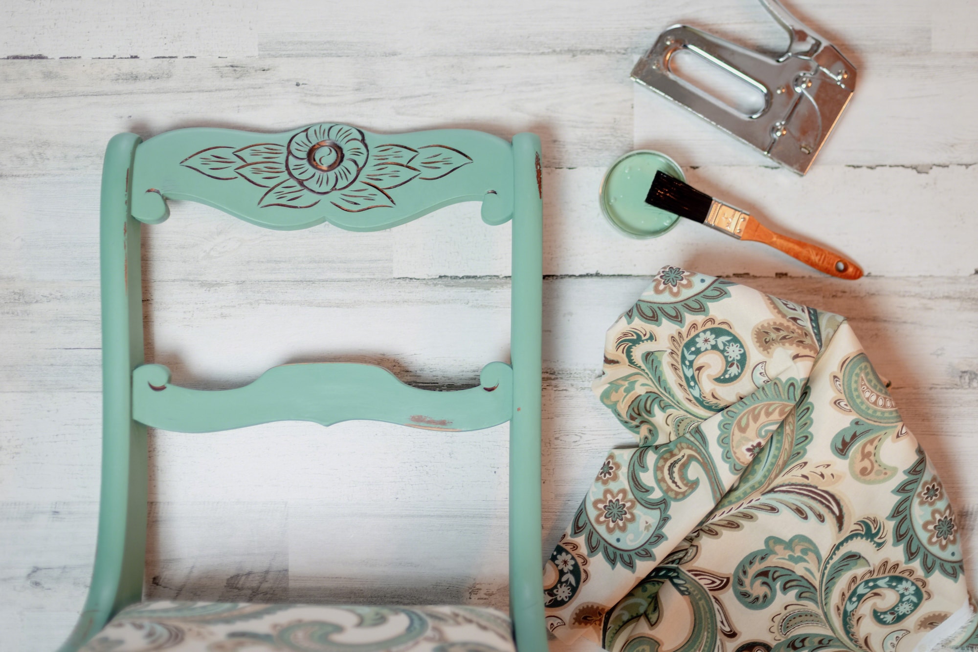 Vintage,Chair,Makeover,-,Chalk,Paint,And,New,Fabric